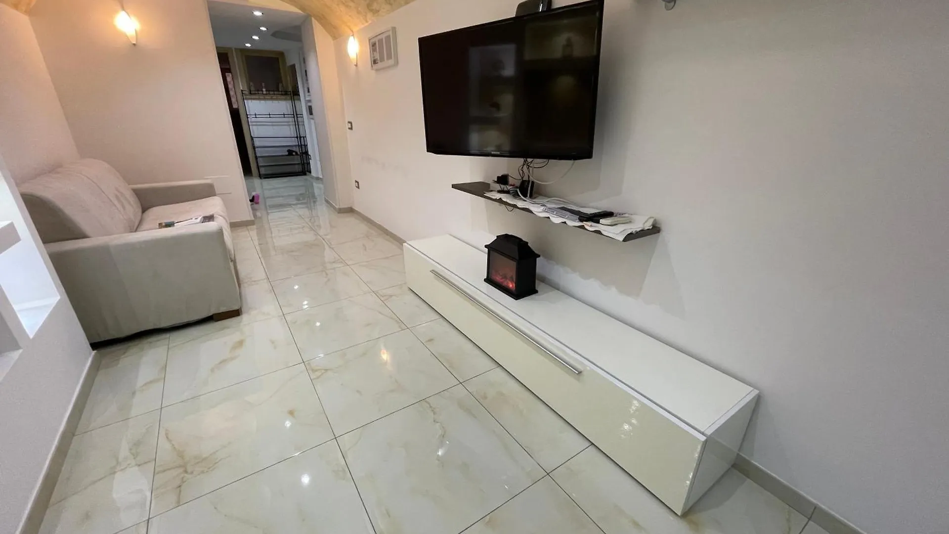דירות נאפולי Plebiscito House